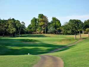 Oak Tree CC (West) 18th Approach